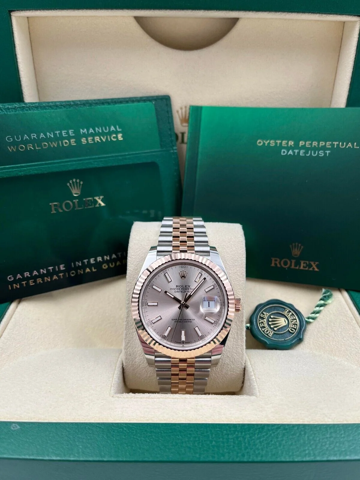 64c1306b-c91a-5fb5-b95a-72d72e01f523 Rolex Datejust 41 126331 - Image 3
