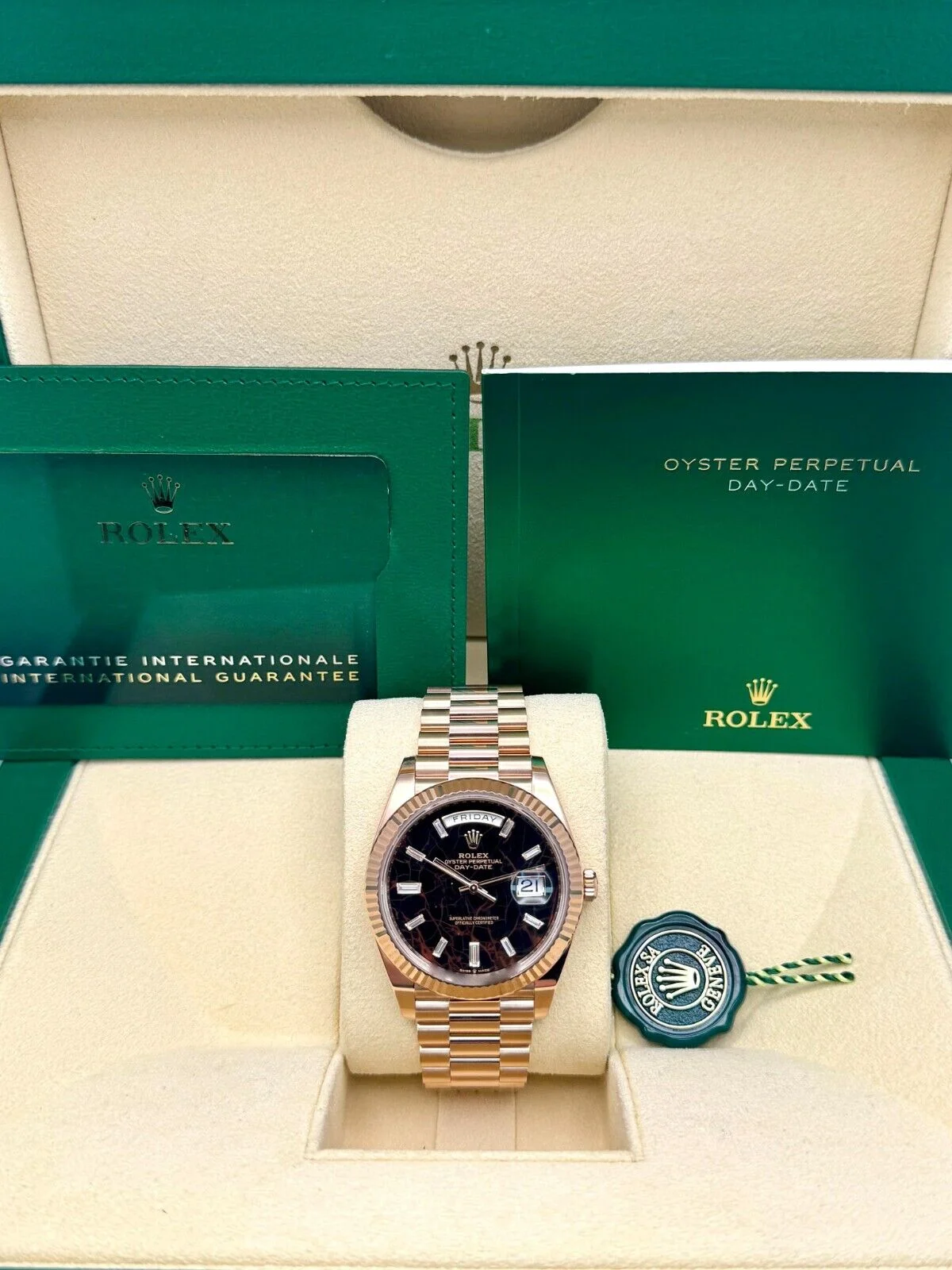 6c875851-b0b4-5f04-99d7-0e57a0ced172 Rolex Day-Date 228235 - Image 3