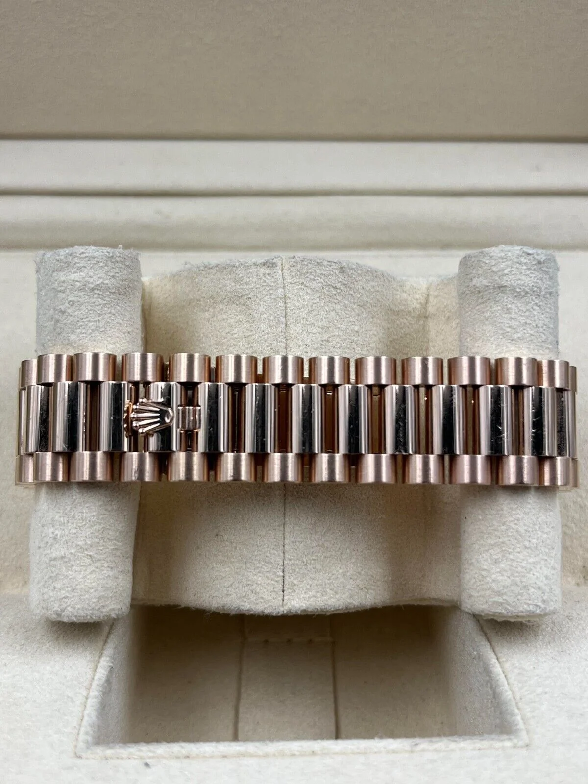 9d7f4a75-4318-52c5-97a7-518af31a24b4 Rolex Day-Date 228235 - Image 2