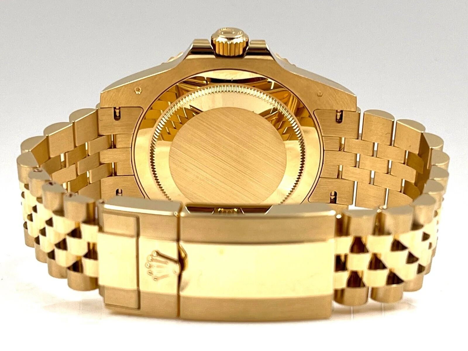 d5086758-edc7-560c-8202-24e139aba24a Rolex GMT Master II 126718GRNR - Image 2